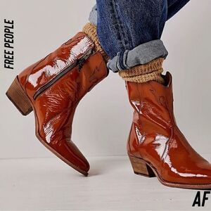 FREE PEOPLE NEW FRONTIER WESTERN ANKLE BOOTS NEW IN COGNAC SIZE 39.5